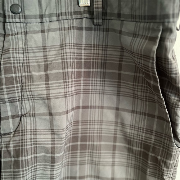 nike Golf Tour Performance Dri-Fit Men’s Gray Plaid Chino Shorts Sz 42 Stretch - Picture 3 of 8